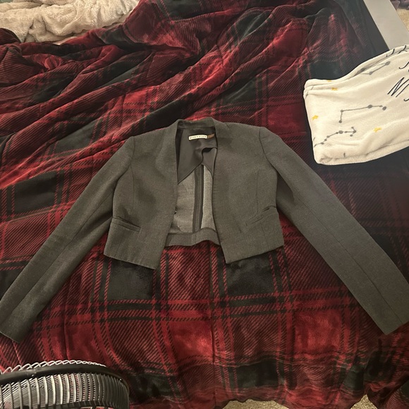 Cropped Blazer - Picture 1 of 3